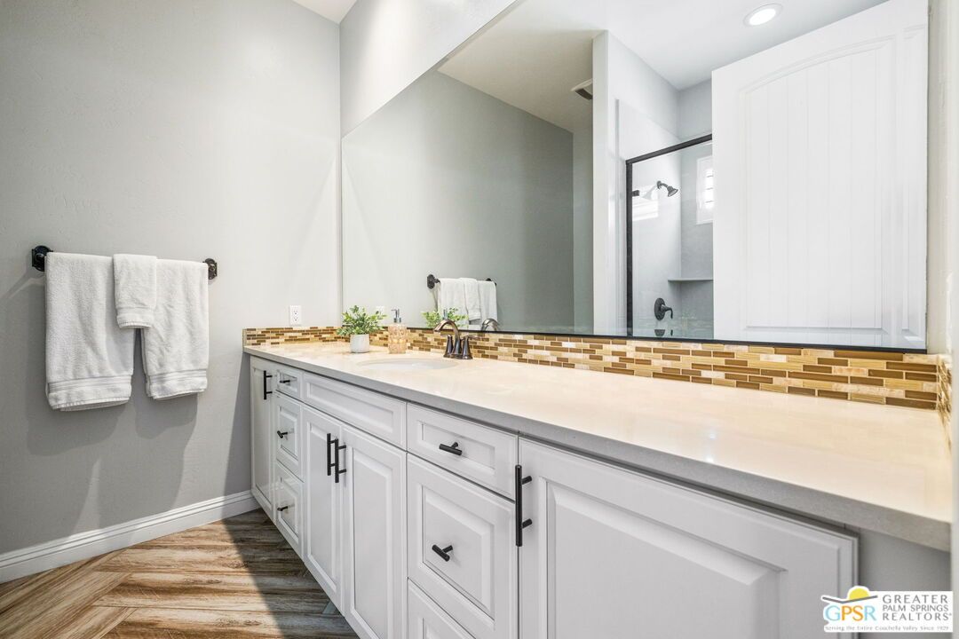 Bathroom, Interior, Recessed Lighting, Wood Texture Flooring