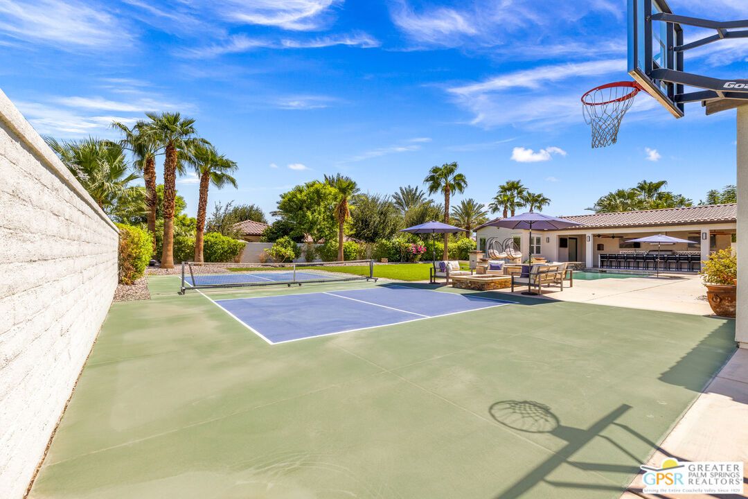 Exterior, Tennis Courts