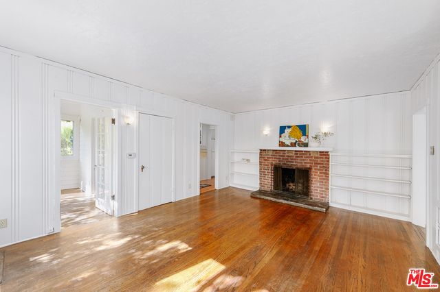 Empty room, Fireplace, Interior, Wood Texture Flooring