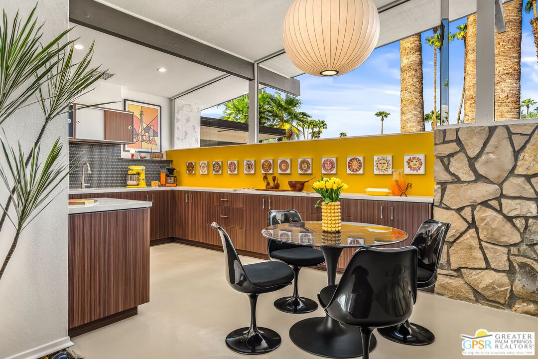Dining room, Interior, Recessed Lighting