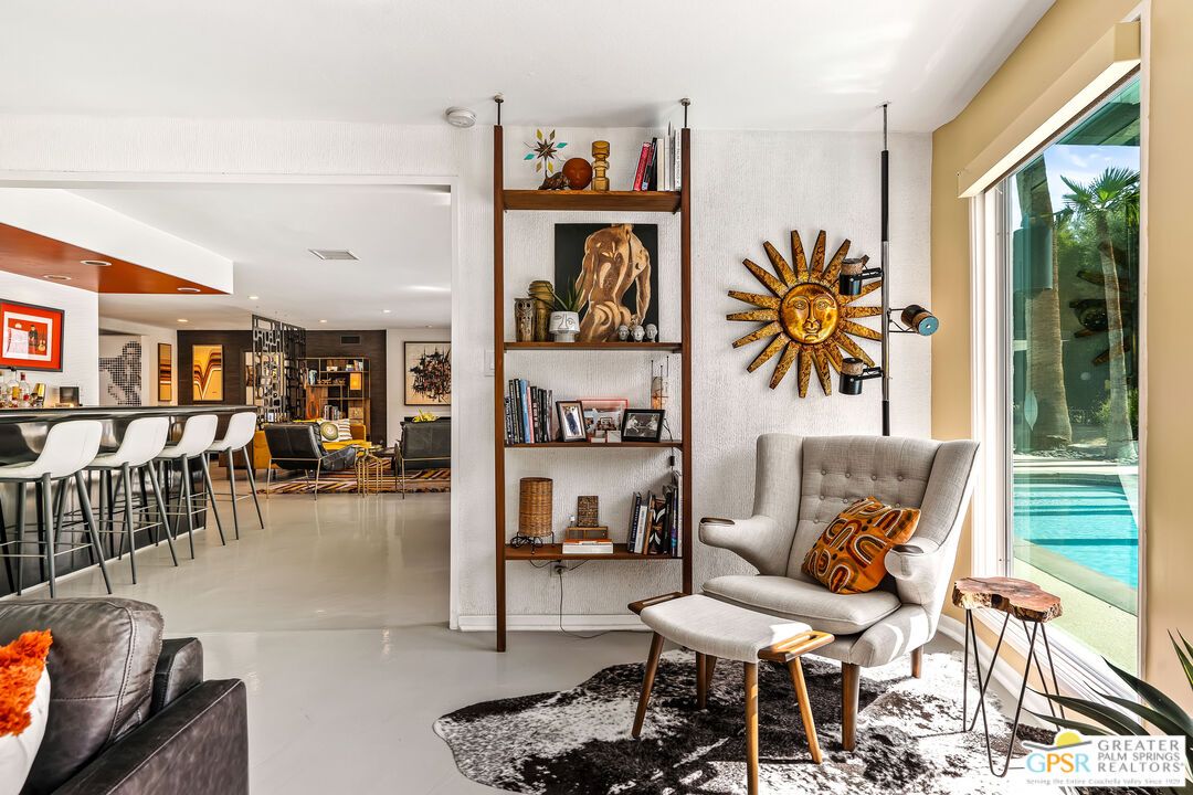 Dining room, Interior, Recessed Lighting