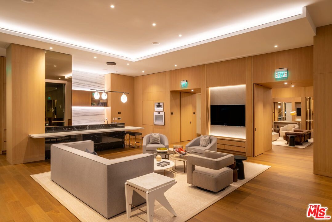 Interior, Kitchen, Living room, Pendant Lights, Recessed Lighting, Wood Texture Flooring, Wooden Walls