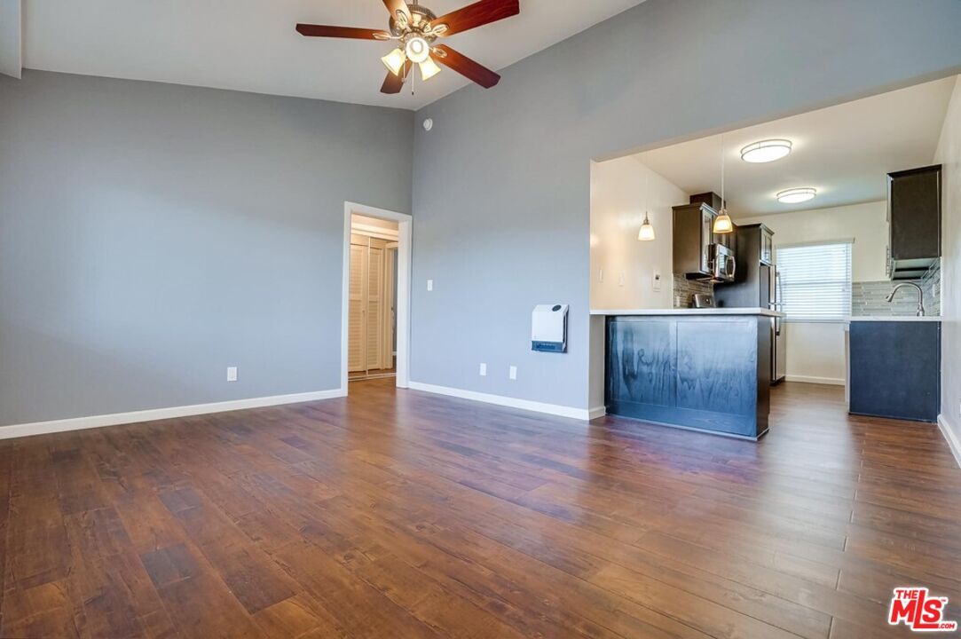Empty room, Interior, Kitchen, Wood Texture Flooring