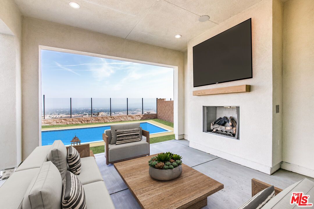 Fireplace, Interior, Recessed Lighting, Water