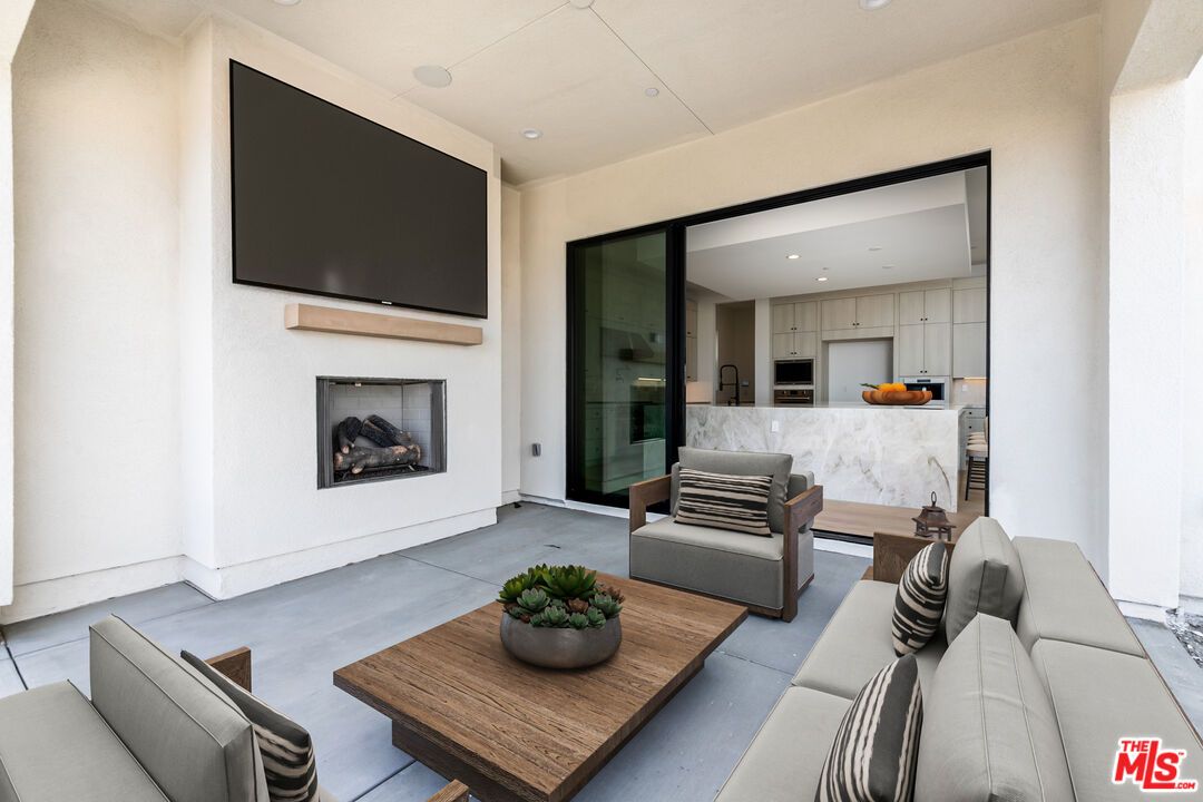 Fireplace, Interior, Kitchen, Living room, Recessed Lighting