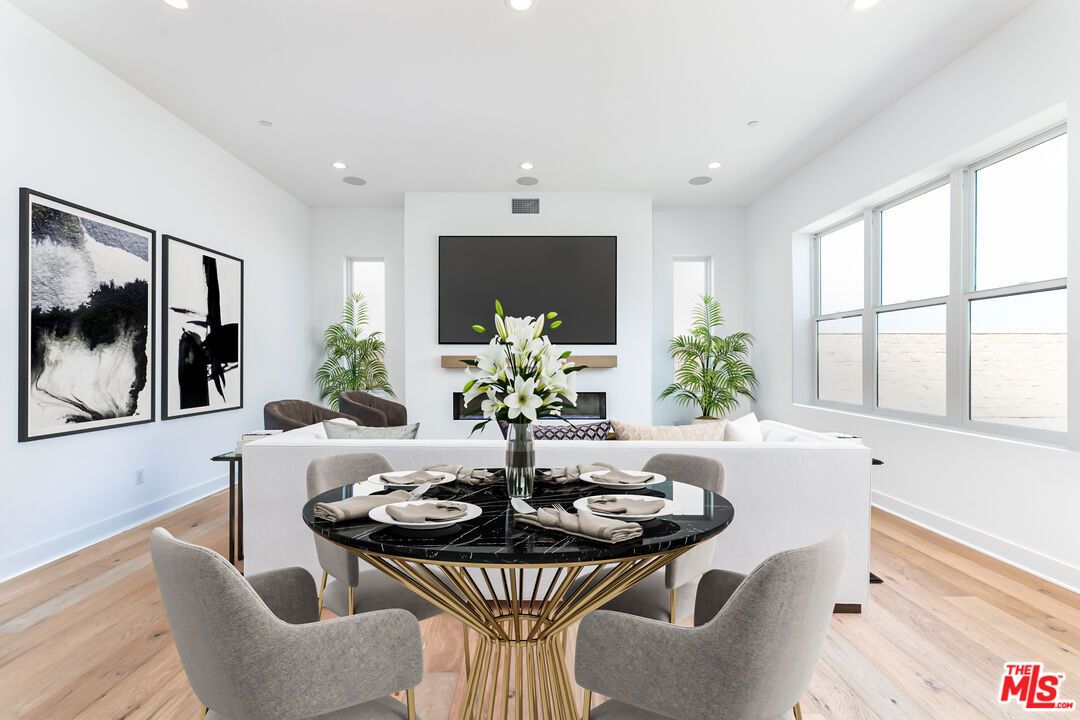 Dining room, Interior, Living room, Recessed Lighting, Wood Texture Flooring