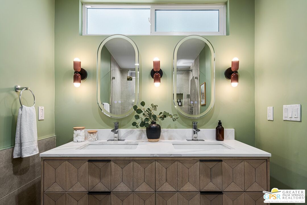 Bathroom, Dual Sink Vanities, Interior