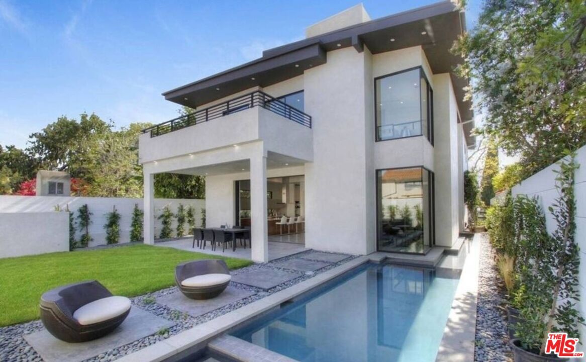 Backyard, Exterior, Pool