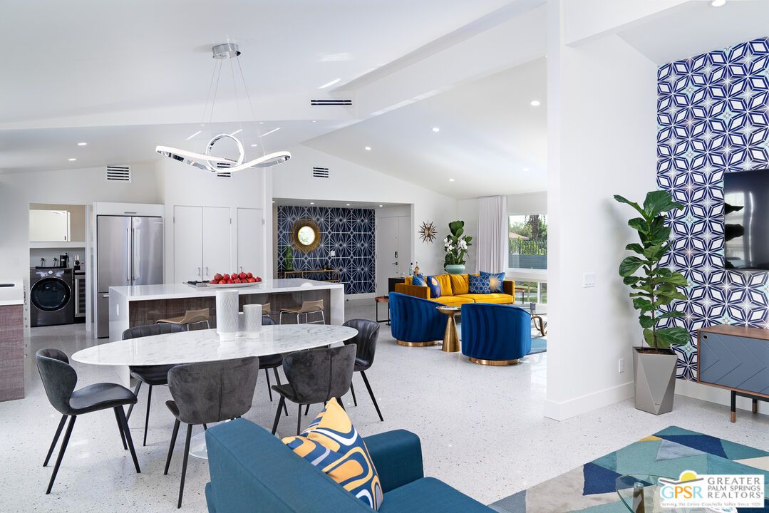 Dining room, Interior, Kitchen, Living room, Pendant Lights, Recessed Lighting, Stainless Steel Appliances