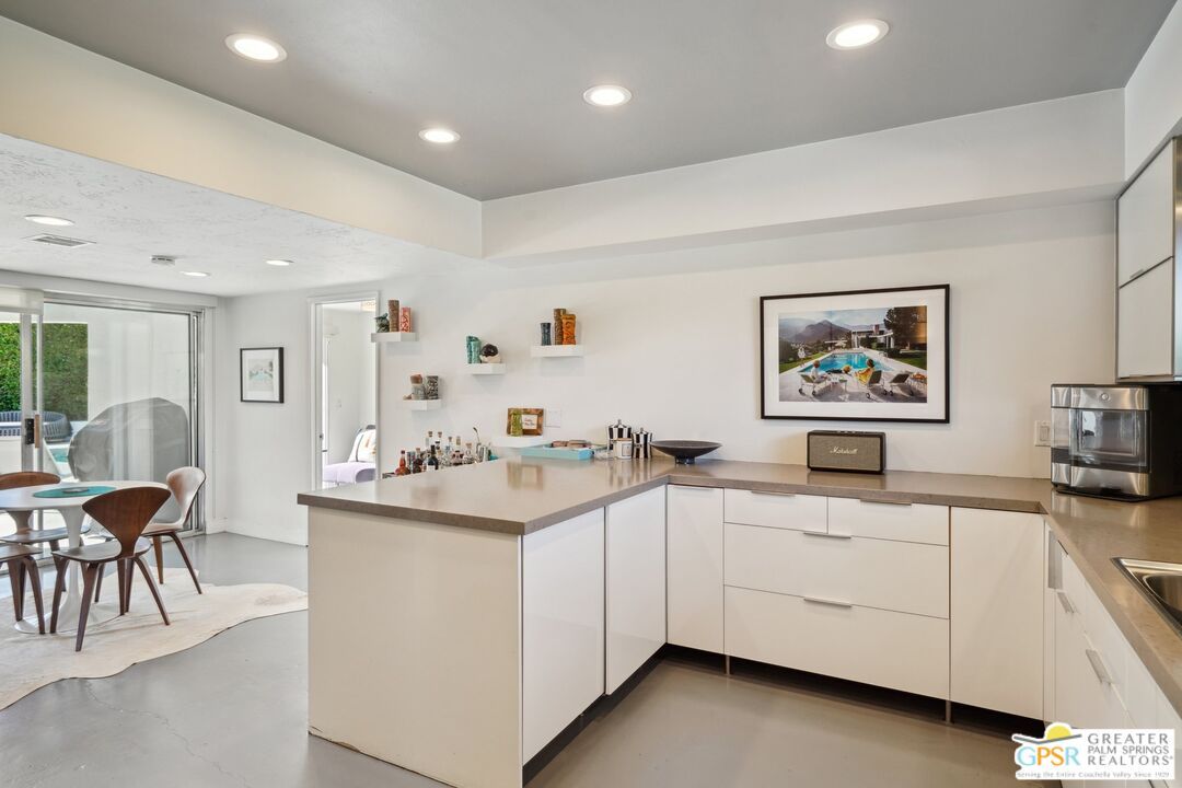 Dining room, Interior, Recessed Lighting