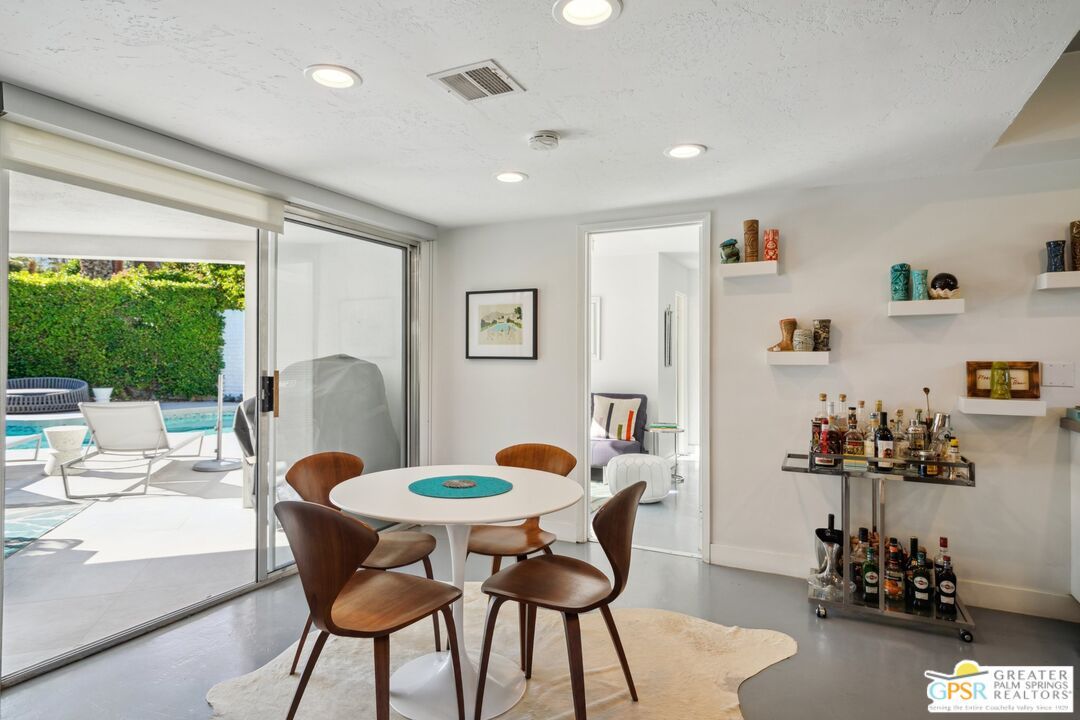 Dining room, Interior, Recessed Lighting