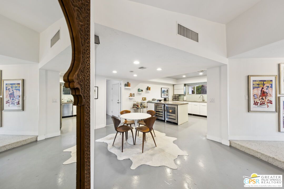 Dining room, Interior, Kitchen, Recessed Lighting, Stainless Steel Appliances
