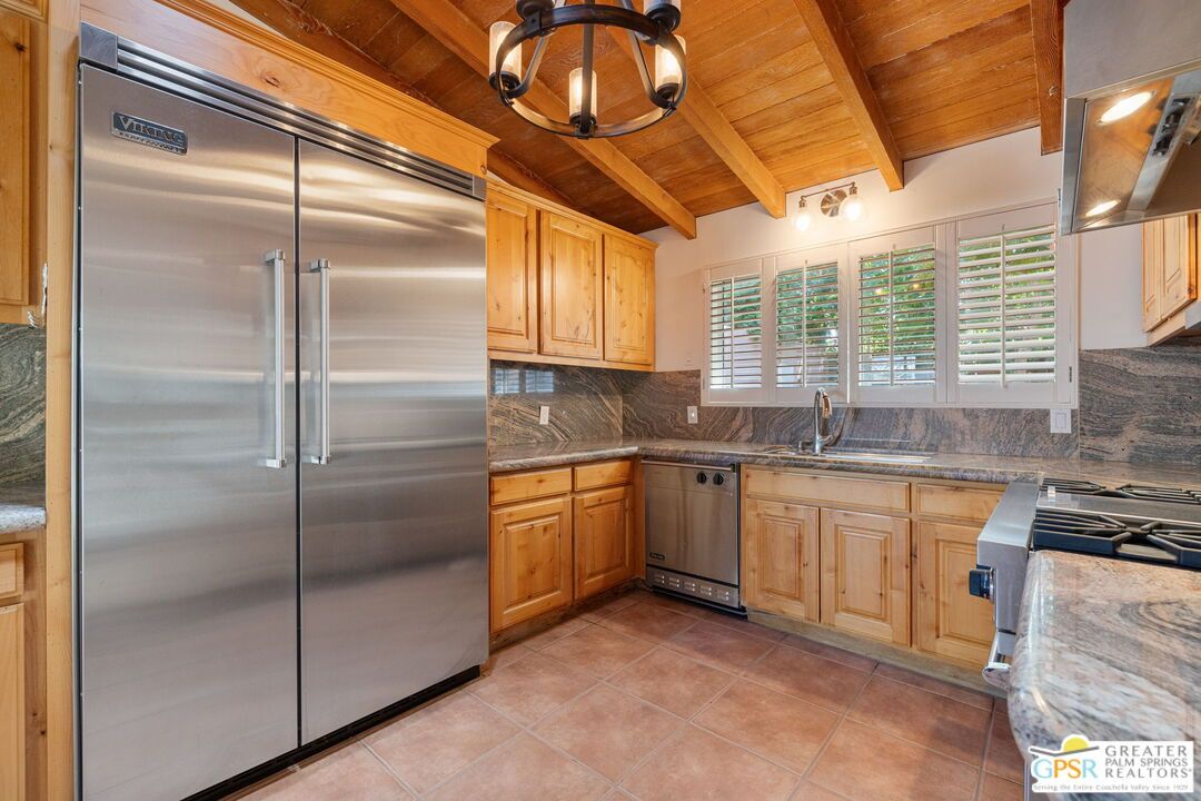 Interior, Kitchen, Stainless Steel Appliances, Wooden Beams, Wooden Ceilings