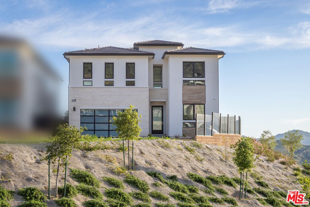 Attached, Exterior, Facade, Modern