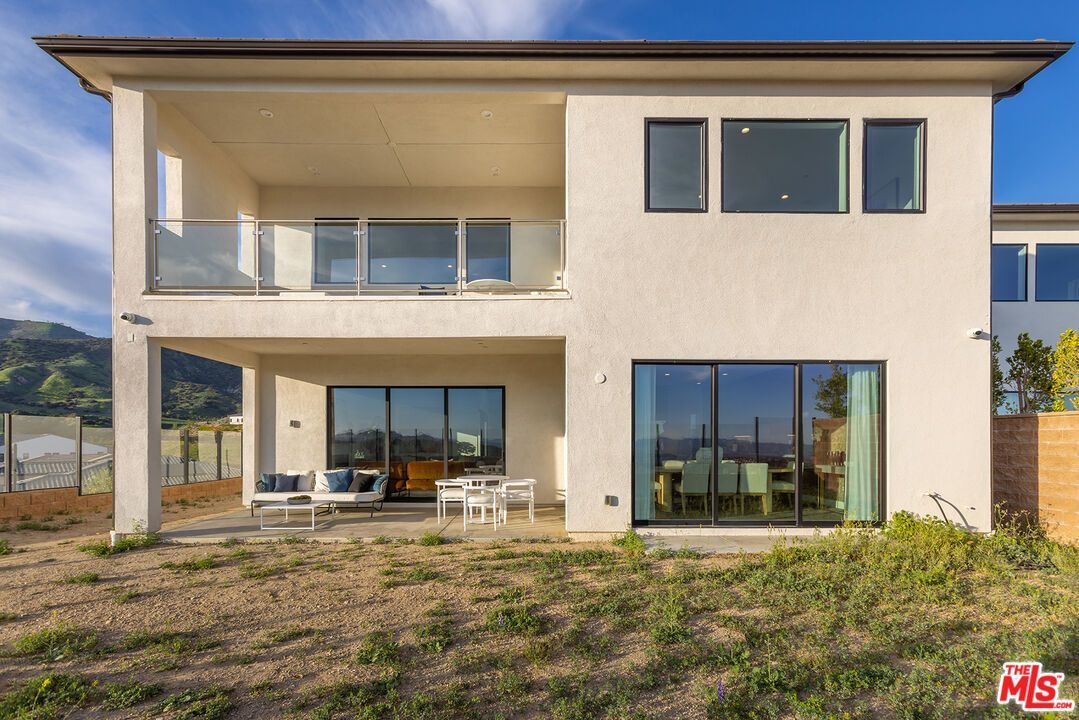 Backyard, Exterior, Facade, Modern