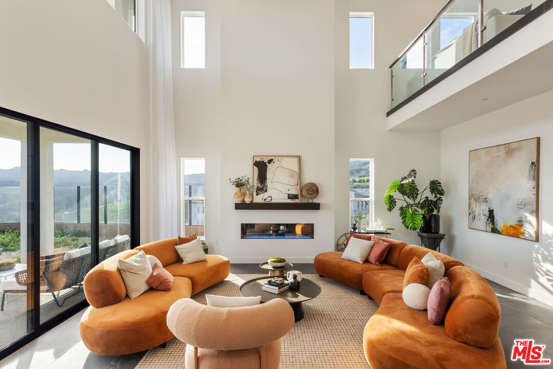 Fireplace, Interior, Living room