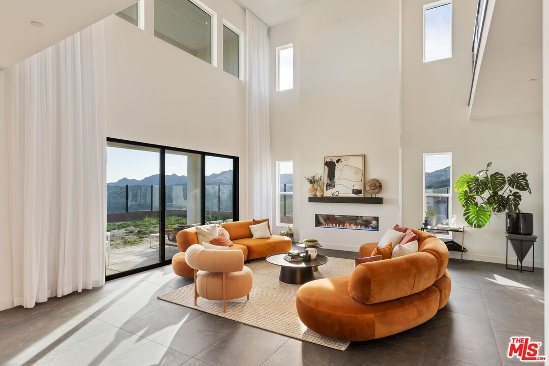 Fireplace, Interior, Living room