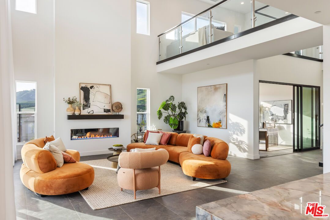 Fireplace, Interior, Living room, Recessed Lighting