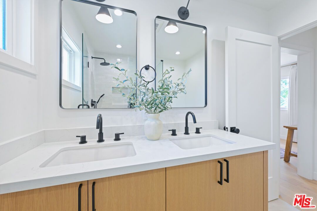 Bathroom, Dual Sink Vanities, Interior, Wood Texture Flooring