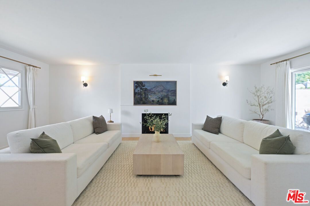 Fireplace, Interior, Living room