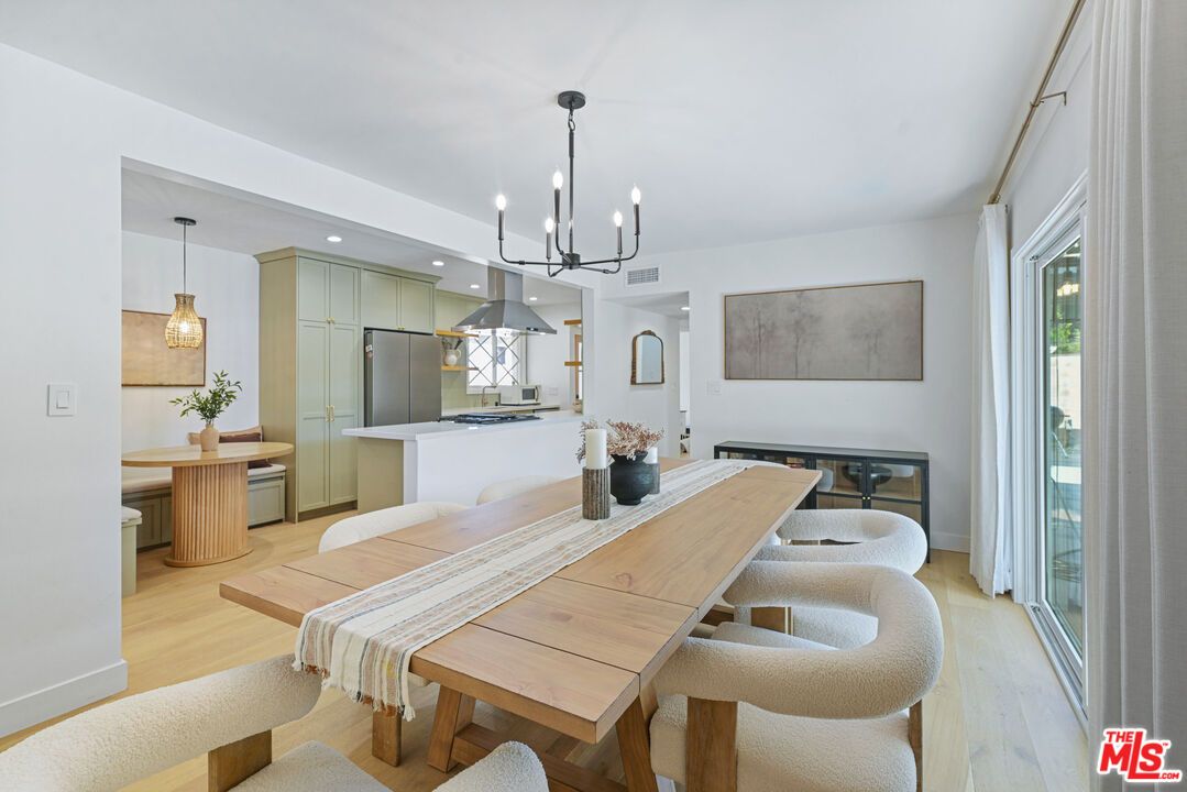 Chandelier, Dining room, Interior, Kitchen, Pendant Lights, Recessed Lighting, Wood Texture Flooring