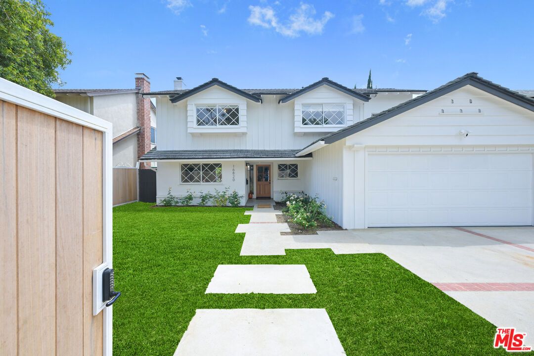 Attached, Backyard, Exterior, Facade, Mediterranean