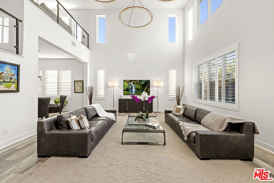 Interior, Living room, Pendant Lights, Wood Texture Flooring