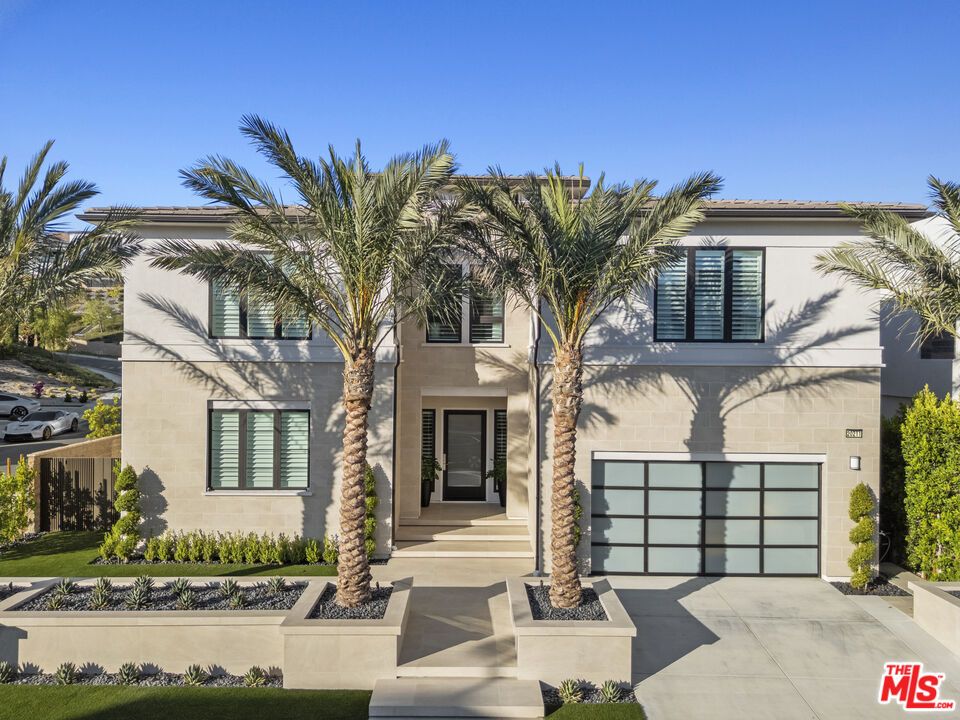 Attached, Exterior, Facade, Modern