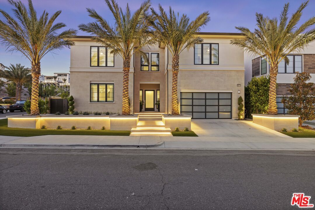 Attached, Exterior, Facade, Modern