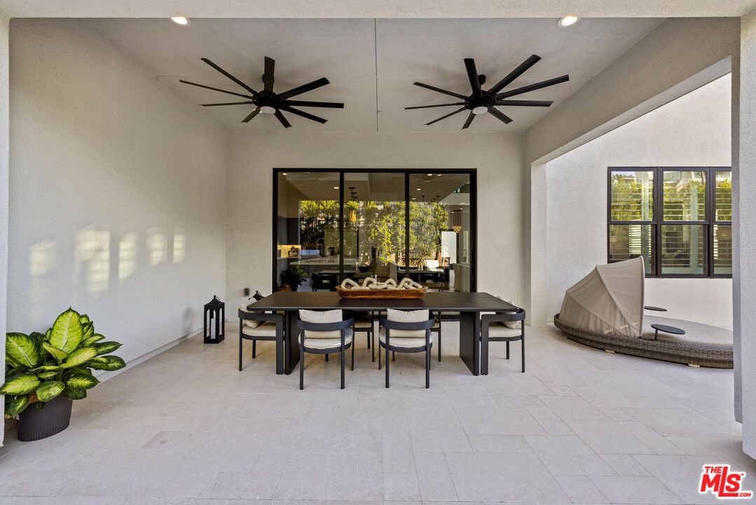Dining room, Interior, Recessed Lighting
