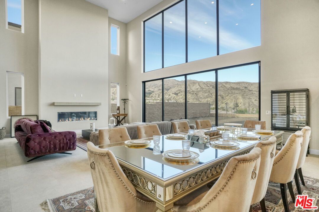 Dining room, Fireplace, Interior, Recessed Lighting