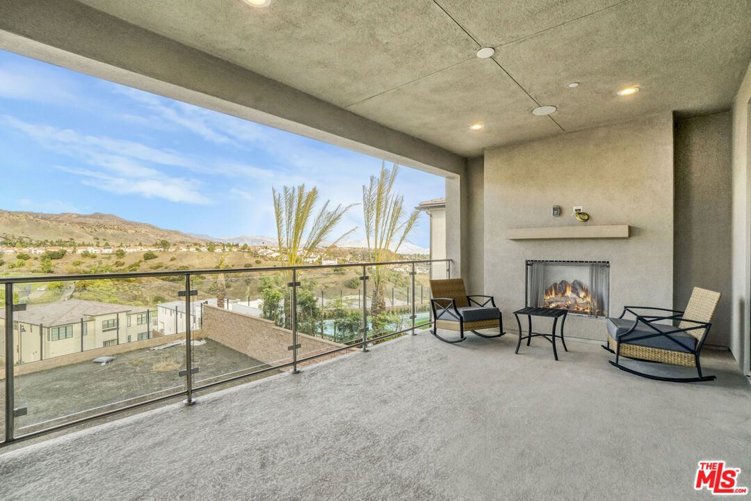 Fireplace, Interior, Recessed Lighting