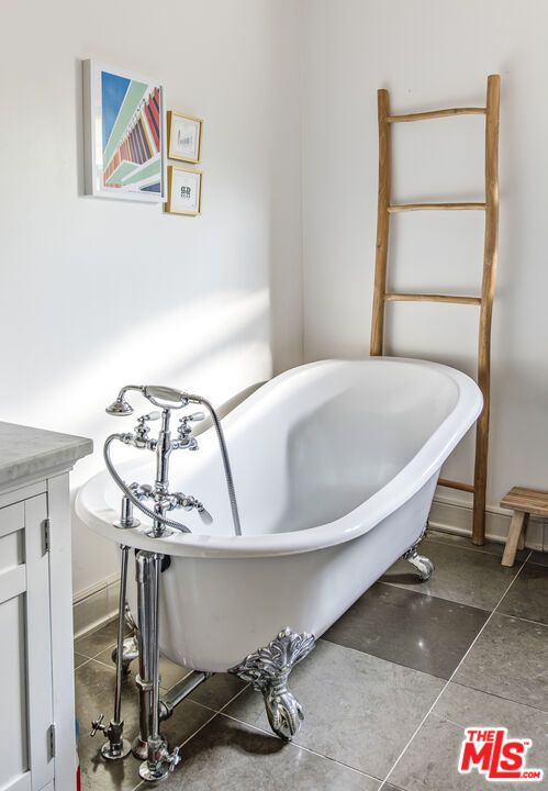 Bathroom, Free Standing Baths, Interior