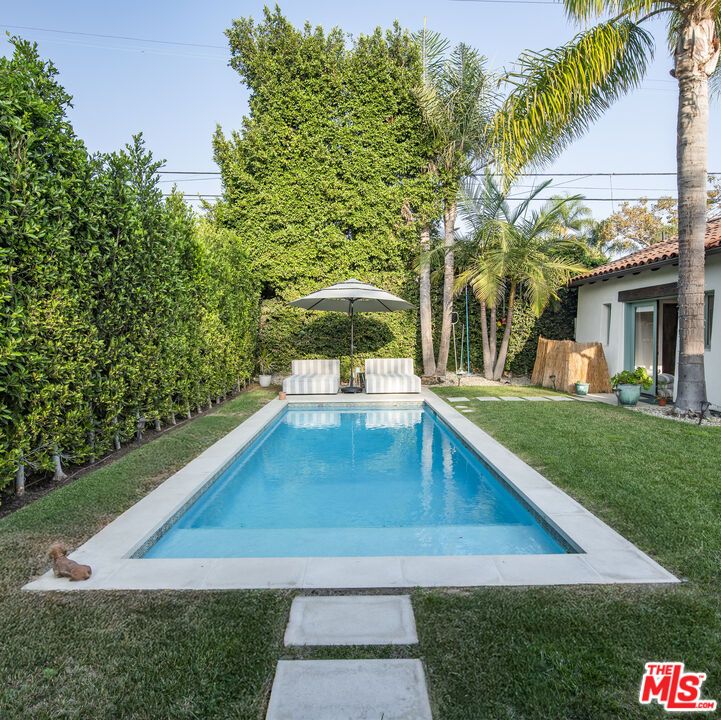 Backyard, Exterior, Pool