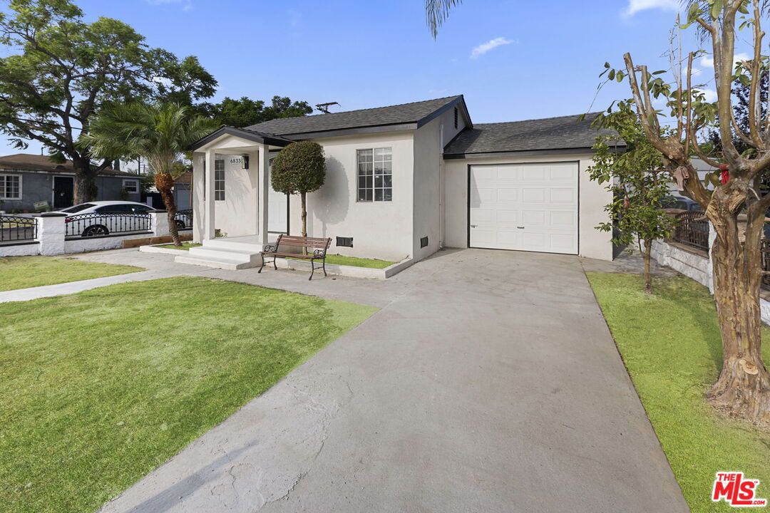 Attached, Backyard, Exterior, Facade, Ranch