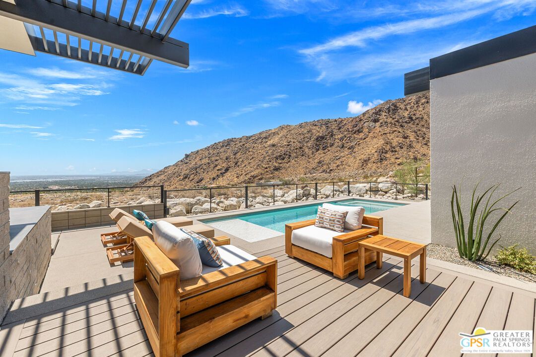 Exterior, Pool, Other