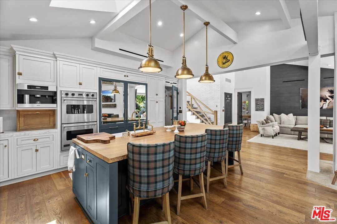 Interior, Kitchen, Living room, Pendant Lights, Recessed Lighting, Stainless Steel Appliances, Wood Texture Flooring