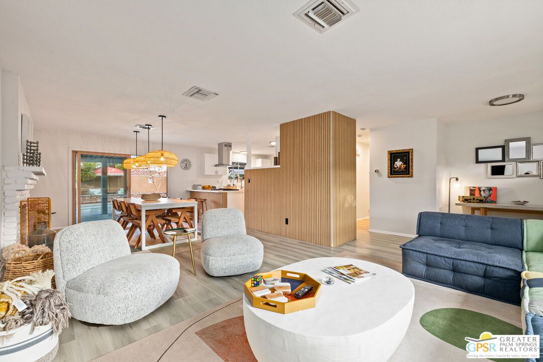 Dining room, Interior, Kitchen, Pendant Lights, Recessed Lighting, Wood Texture Flooring