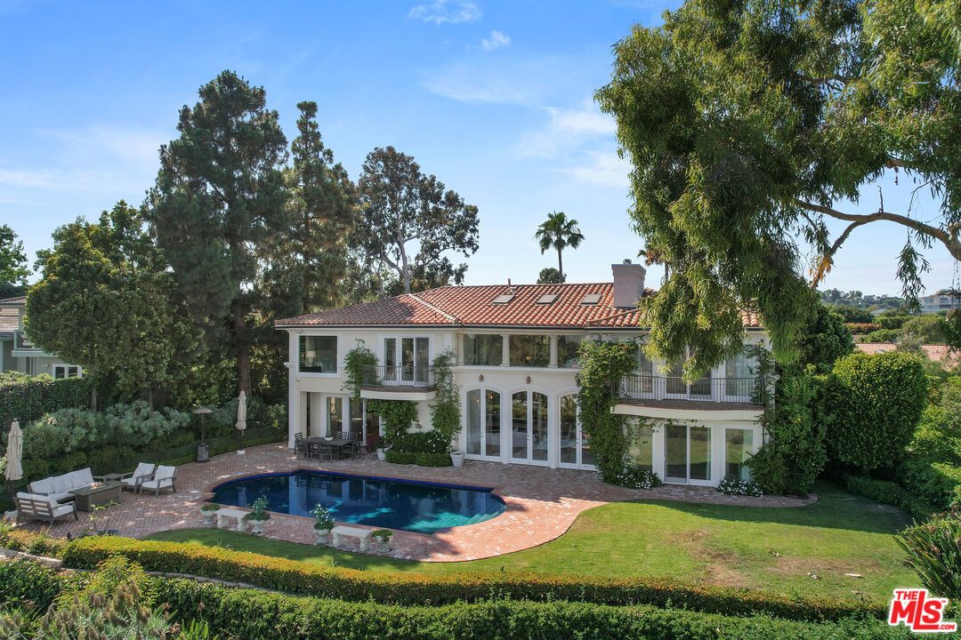 Backyard, Exterior, Pool