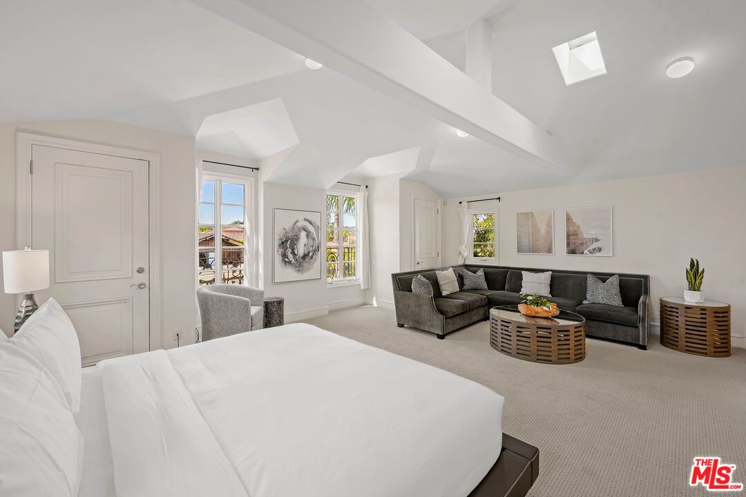 Bedroom, Interior, Living room, Recessed Lighting