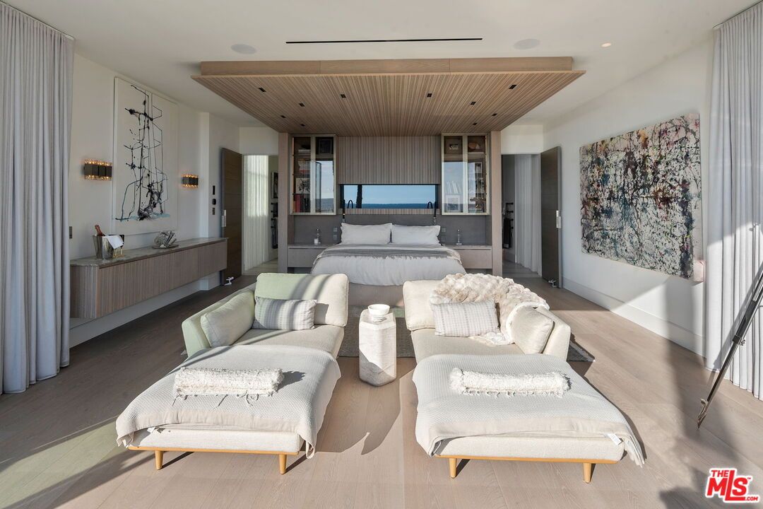 Bedroom, Interior, Living room, Recessed Lighting, Wooden Ceilings, Wood Texture Flooring