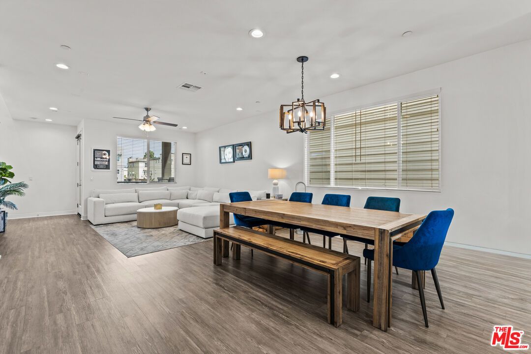 Dining room, Interior, Living room, Pendant Lights, Recessed Lighting, Wood Texture Flooring