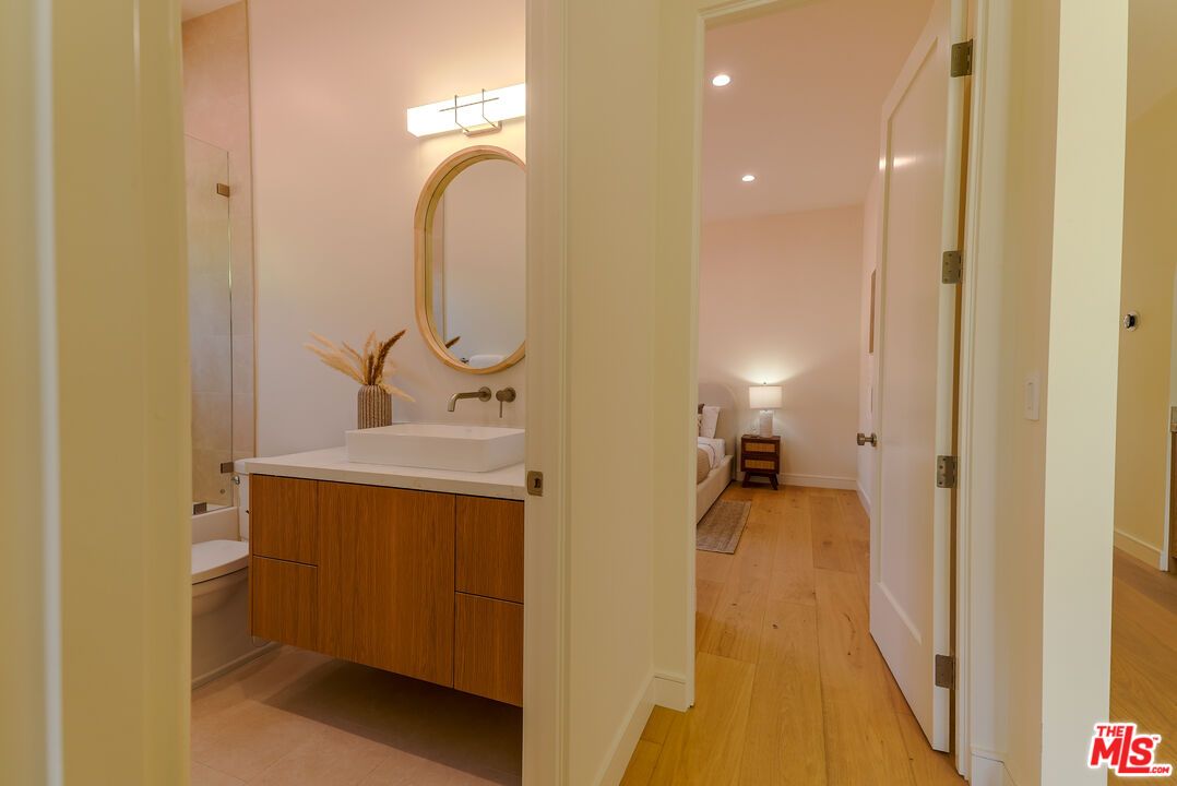 Bathroom, Bedroom, Interior, Recessed Lighting, Wood Texture Flooring