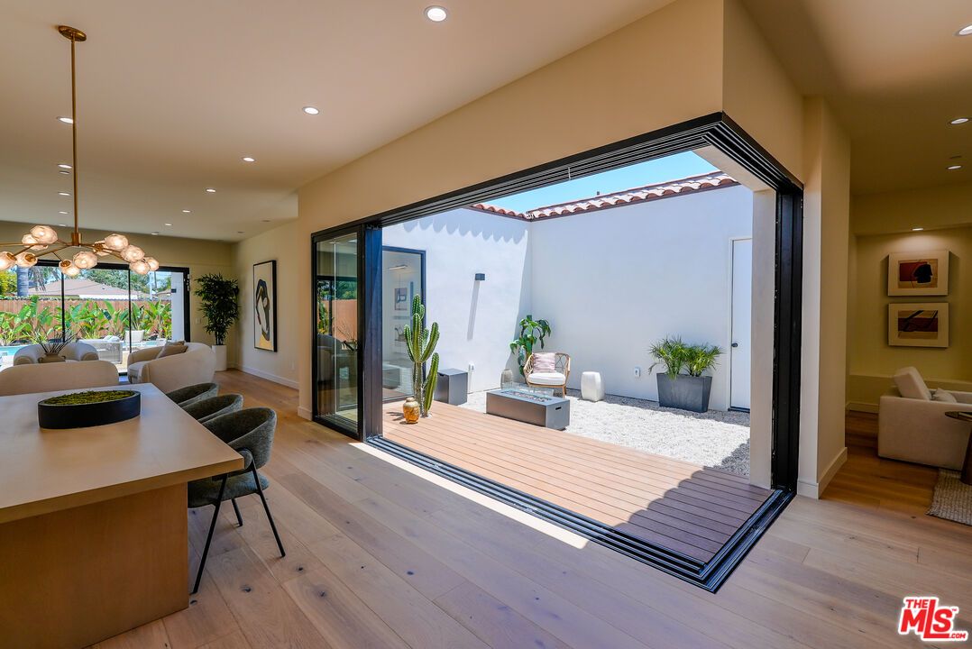 Dining room, Interior, Pendant Lights, Recessed Lighting, Wood Texture Flooring