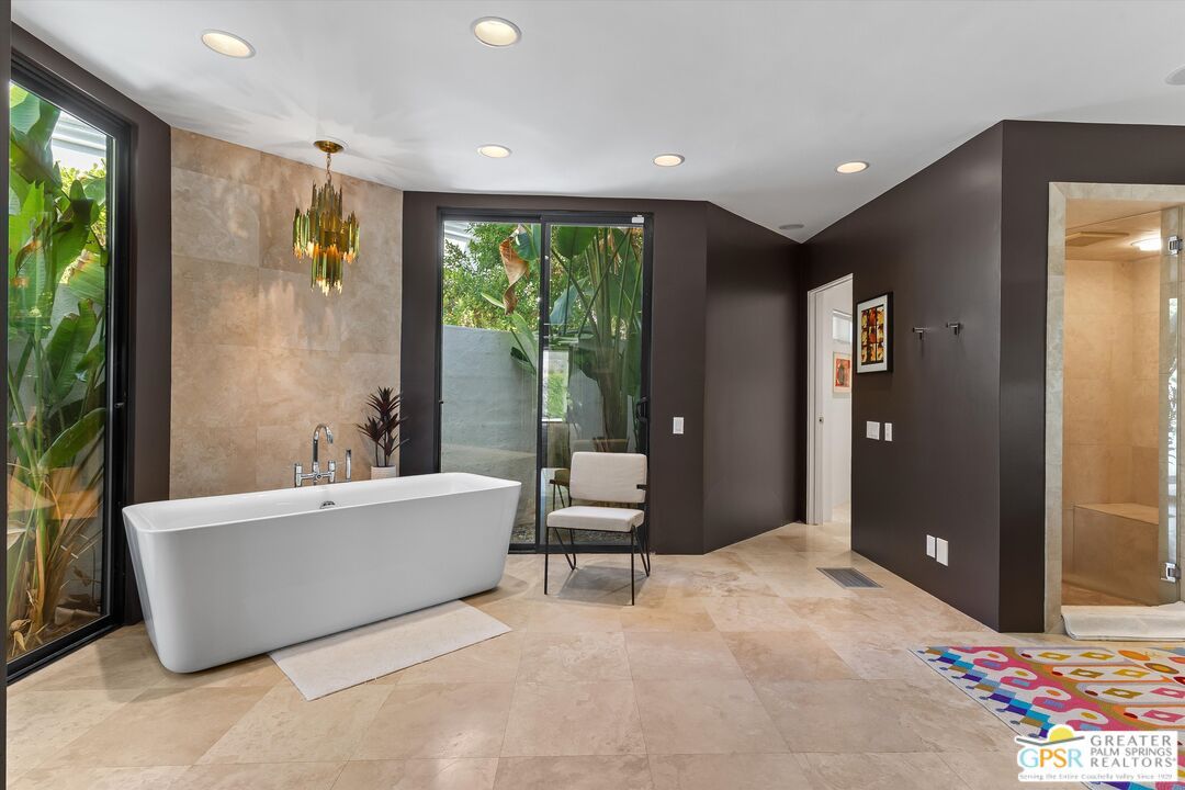 Bathroom, Free Standing Baths, Interior, Pendant Lights, Recessed Lighting