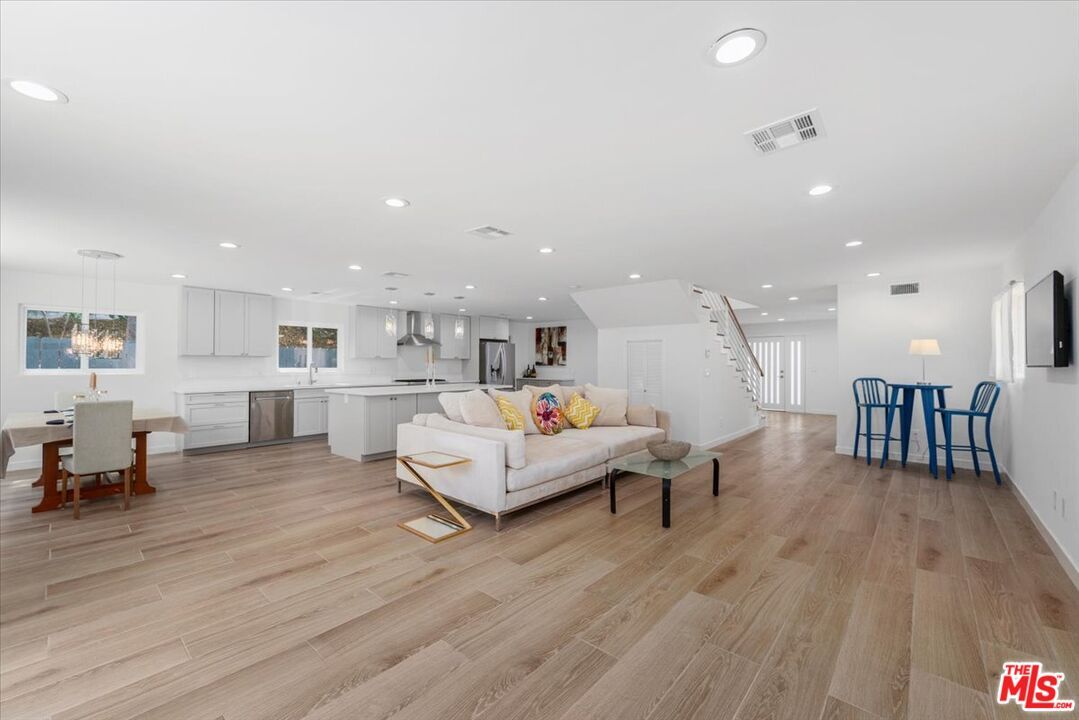 Dining room, Interior, Kitchen, Living room, Pendant Lights, Recessed Lighting, Wood Texture Flooring