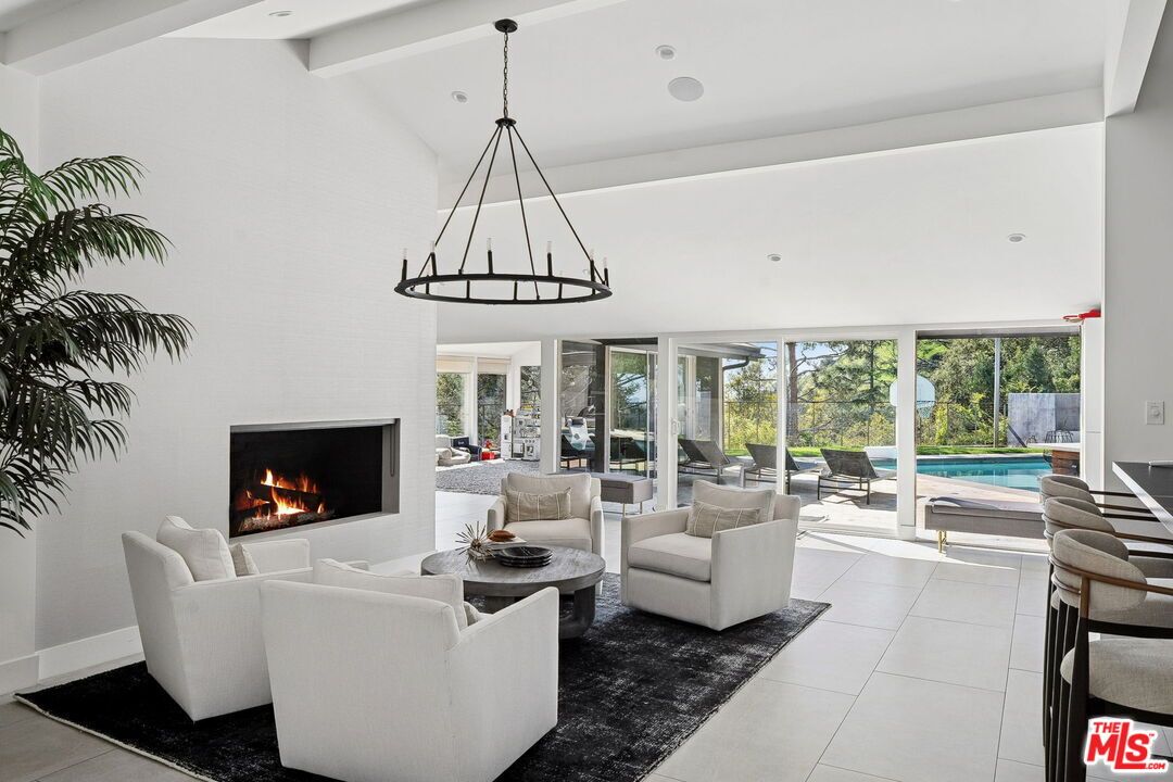 Fireplace, Interior, Living room, Pendant Lights, Recessed Lighting