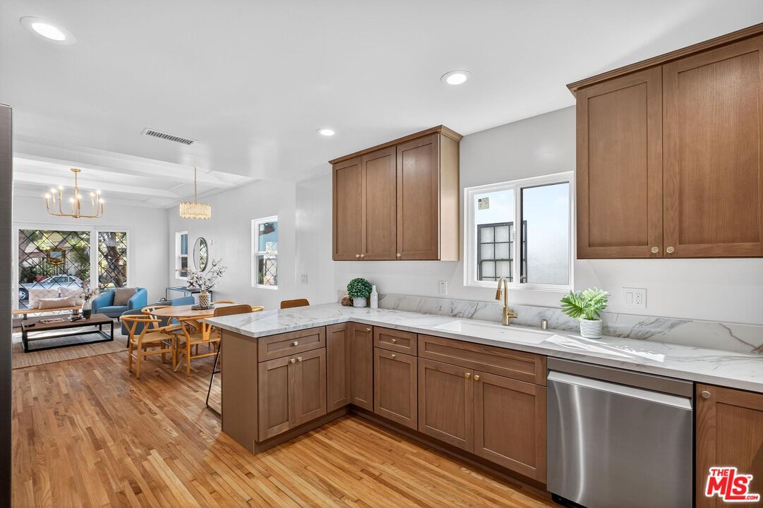 Chandelier, Dining room, Interior, Kitchen, Living room, Recessed Lighting, Wood Texture Flooring