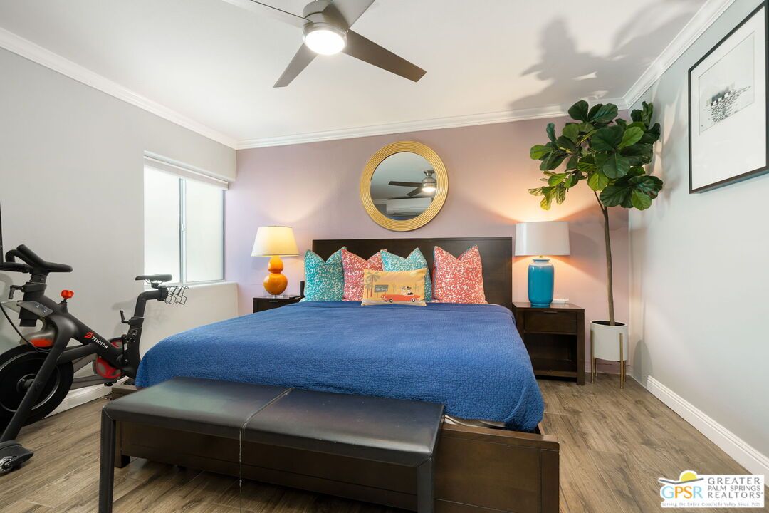 Bedroom, Fitness Equipment, Interior, Wood Texture Flooring