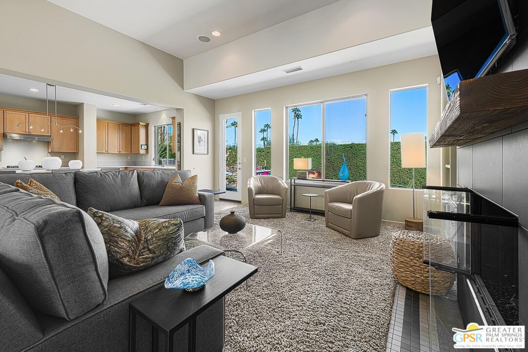 Interior, Living room, Pendant Lights, Recessed Lighting